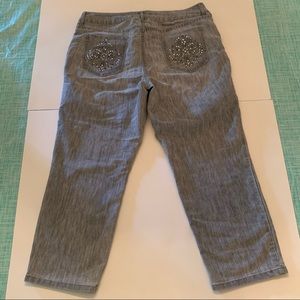 Chicos Grey Capris. Size 2 (12-14)
